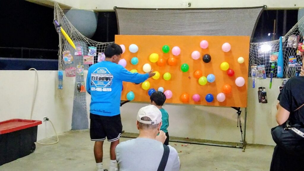 風船割りダーツ