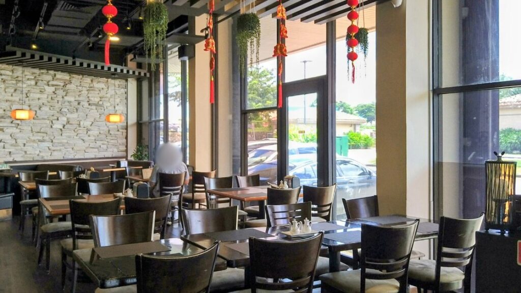華炎樹店内