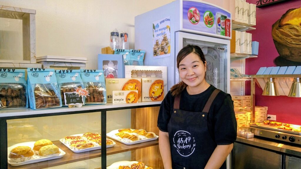 ASAP Bakeryを切り盛りするジョイスさん