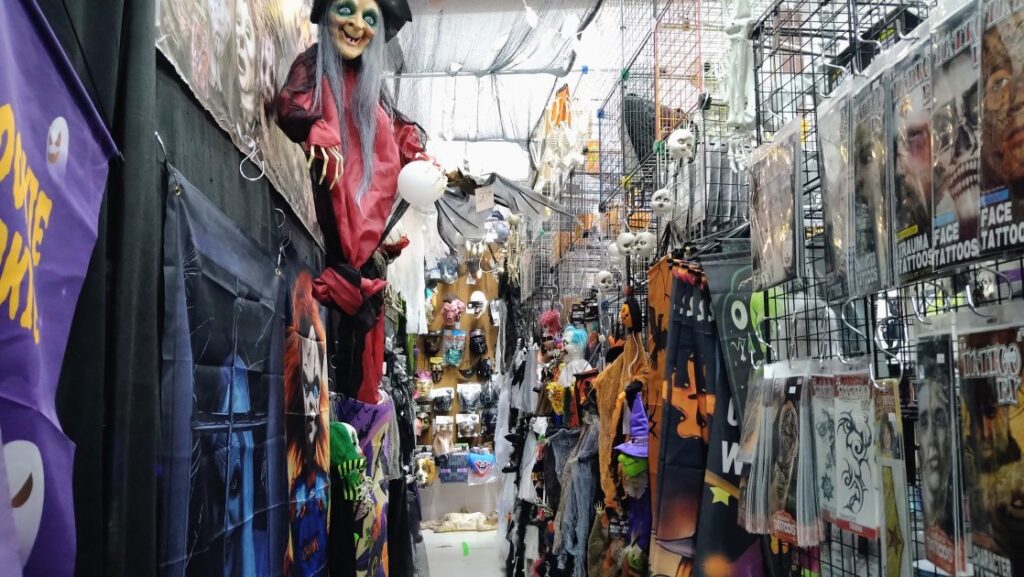 グアム「アンダーグラウンド・ダンジョン」の店内