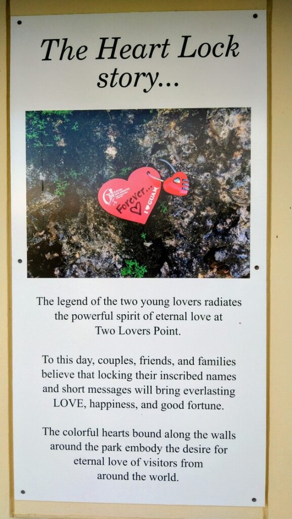 ハート型のプレートと鍵