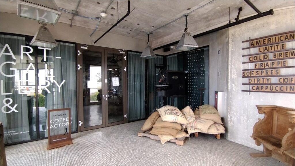 スローウォーク3階入り口